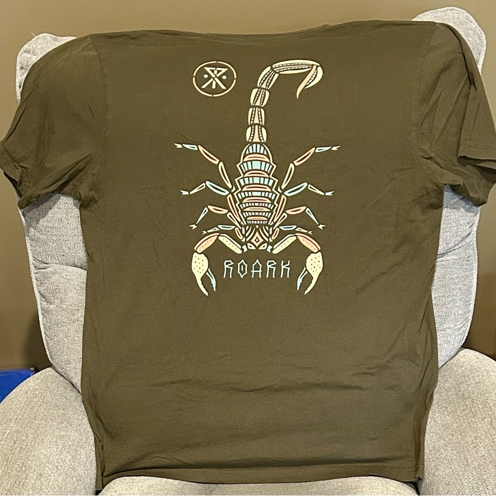 Roark Green and Cream Scorpion Graphic Tee